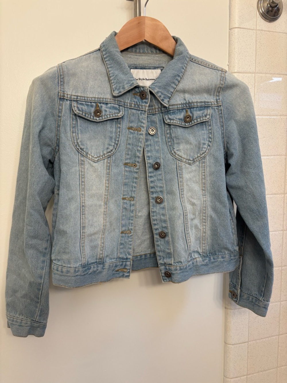 The Style Between Us Blue Denim Jean Jacket Size Medium Y2K Boxy 90s Timeless